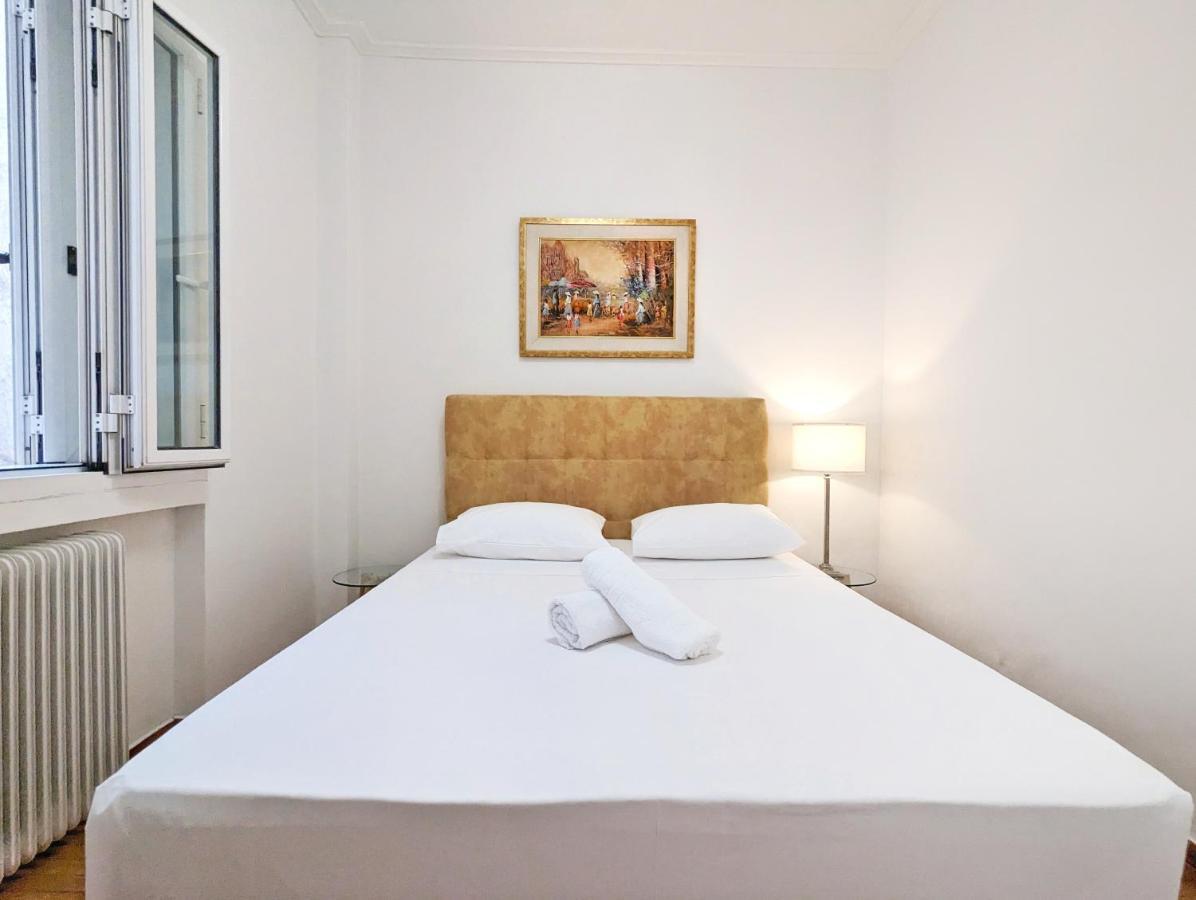 Victroria Grand Palace Apartment アテネ エクステリア 写真